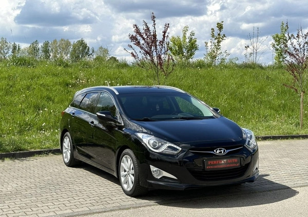 Hyundai i40 cena 35900 przebieg: 178000, rok produkcji 2013 z Gąbin małe 742